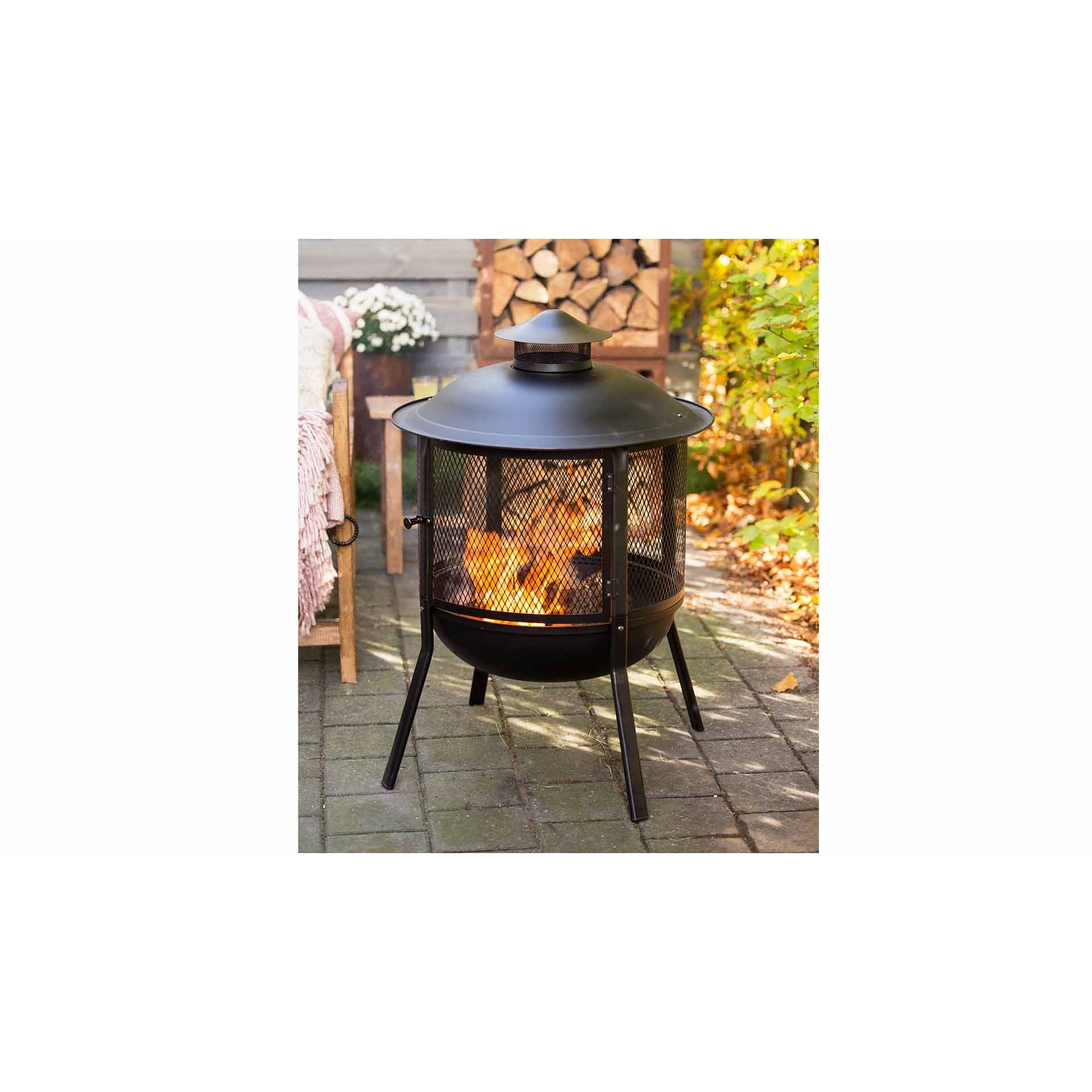 vuurkorf met hout en vuur actief