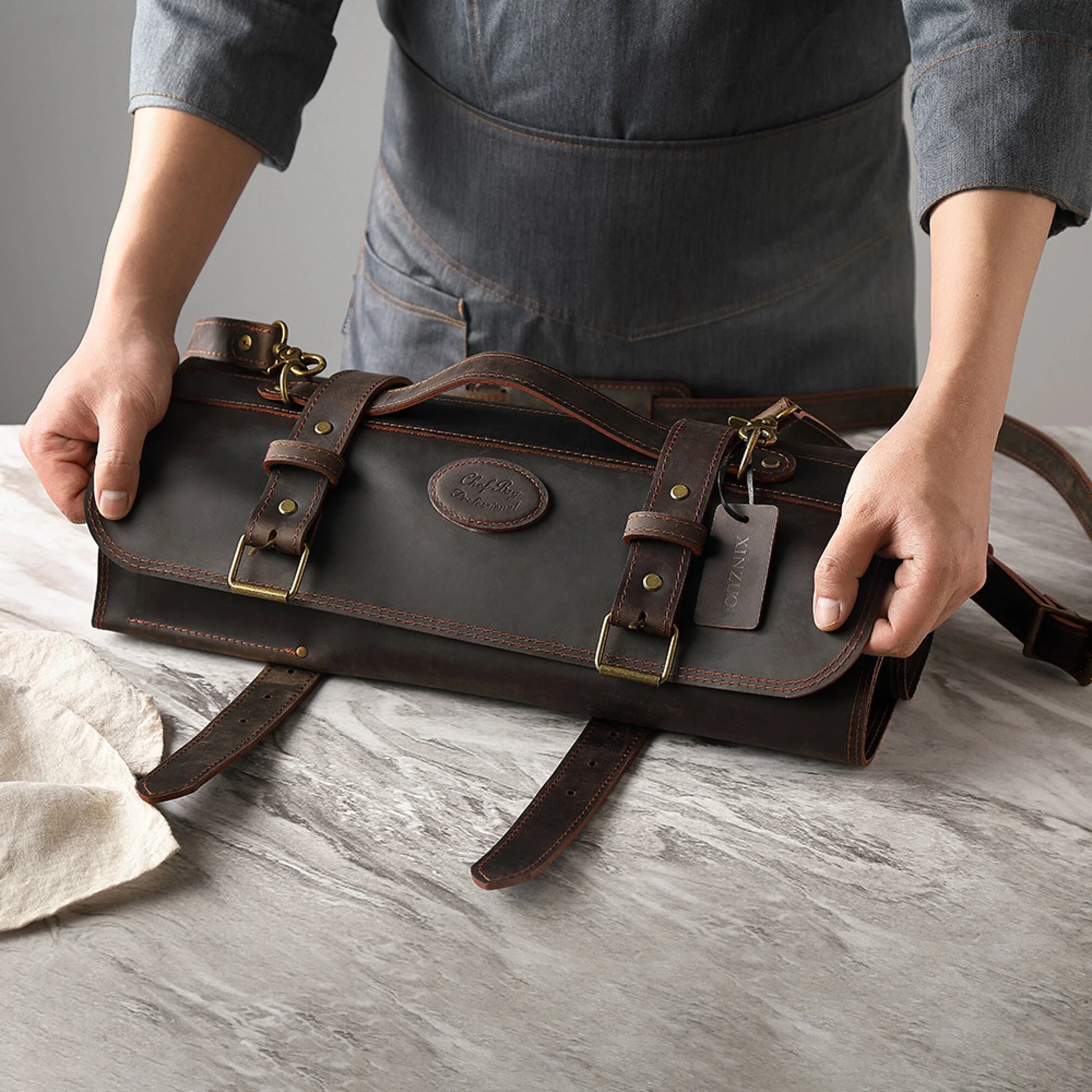 XinZuo Messentas Zwart – Crazy Horse Leather Luxe Messenrol