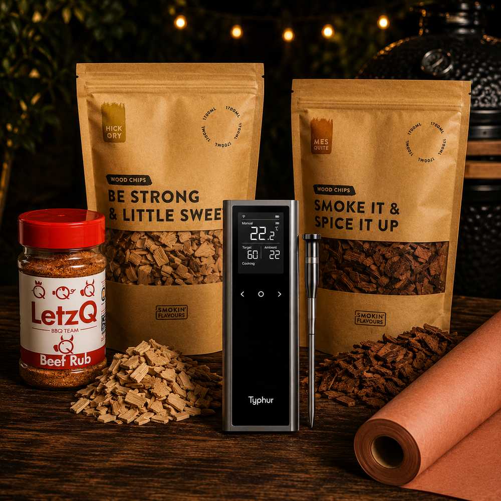Ultimate Brisket Experience Bundle met Typhur Sync One, LetzQ Beef Rub, Smokin' Flavours Hickory Chunks, Mesquite Chunks en Pink Butcher Paper.