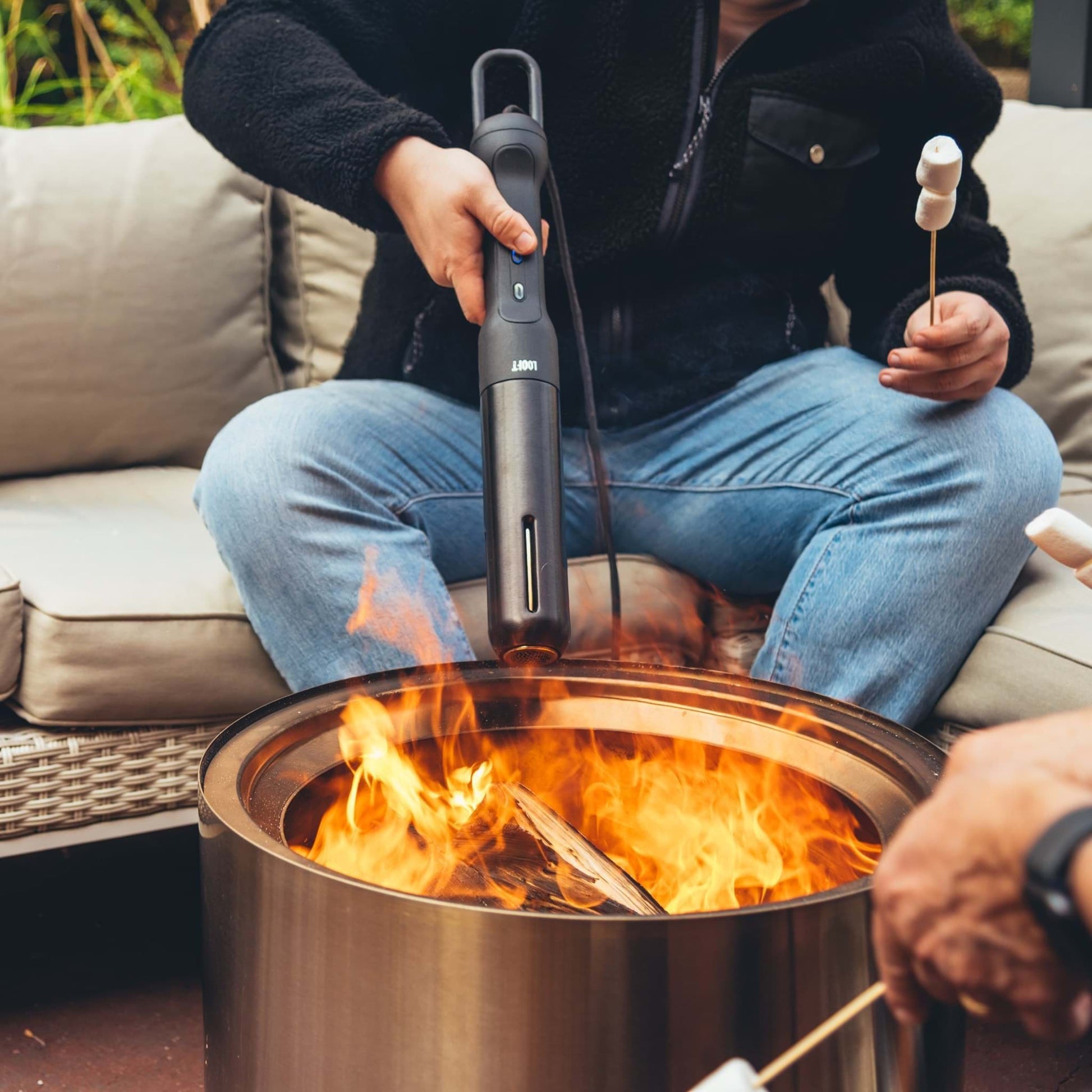 Looftlighter 2 elektrische fire starter bij vuurkorf en buiten koken